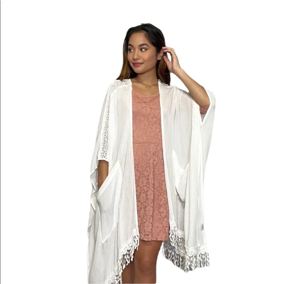 Gigio White Open front Wide Sleeve Fringed Tassel Kimono Womens Size M - Picture 2 of 6